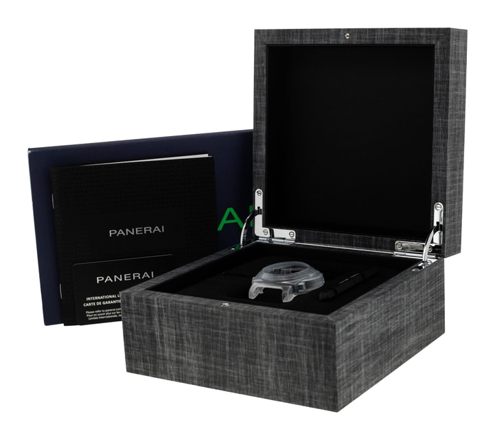Panerai Luminor Luna Rossa PAM01036 Image 4